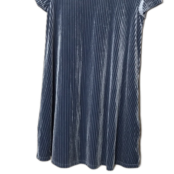 She + Sky blue Silver Gray Cut Velvet Shift Dress X Keyhole Back size small - Picture 3 of 11